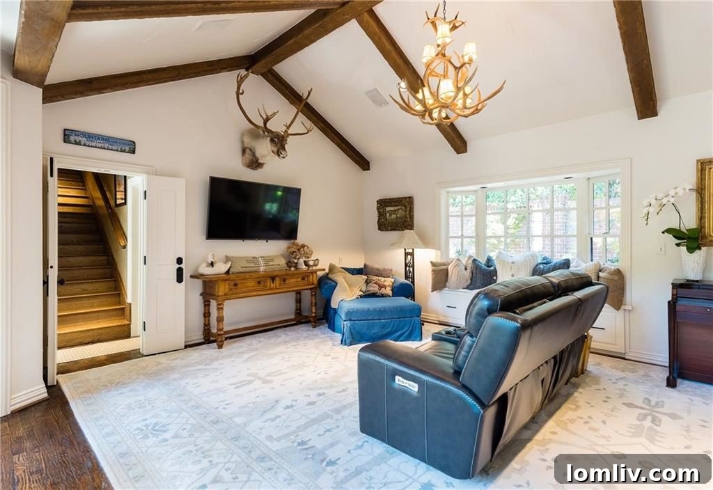 Guest House Living Area with Comfortable Seating