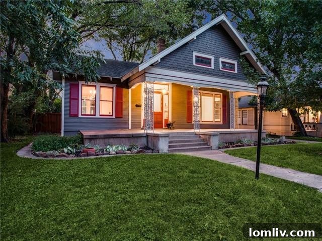 Diane Sherman Unveils Historic Winnetka Heights Craftsman Priced at 449000 5 Charming Entryway of a 1911 Craftsman in Dallas, Texas