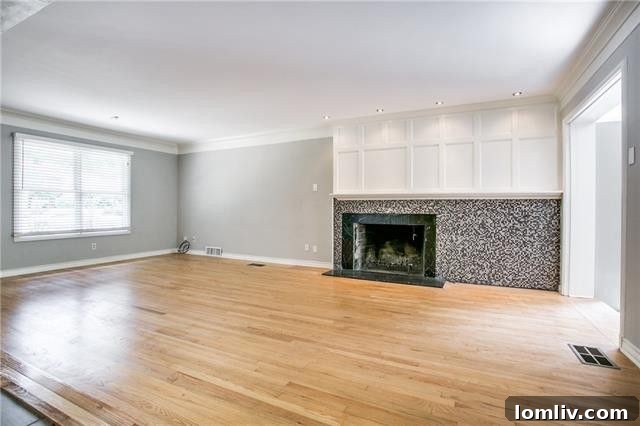 Open Concept Living Space with Hardwood Floors
