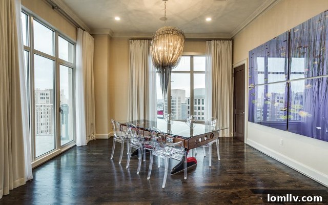 Spacious Dining Area in Luxury Dallas Penthouse