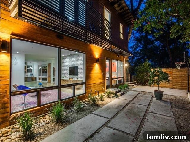 Side view of the midcentury modern house in Dallas