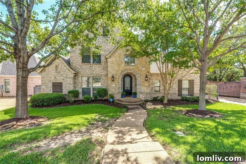 Stunning Grapevine Home for Families and Commuters: 2905 Hillview Drive
