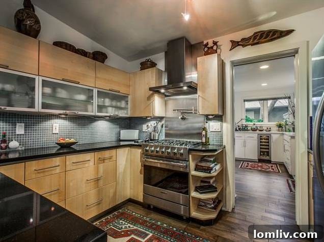 Spacious Utility Room with Built-ins