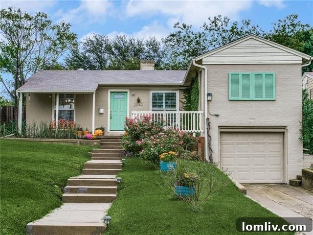 Stunning Elmwood Bungalow: Your Ideal First Home in Dallas