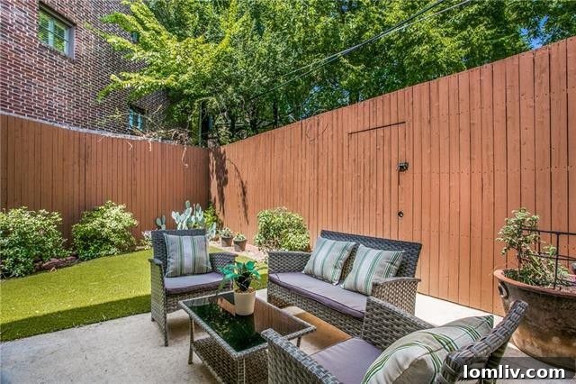 Wycliff Townhome Backyard