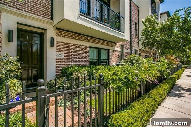 Oak Lawn Living Steps to Shops and Restaurants 13 Throckmorton Townhome Exterior