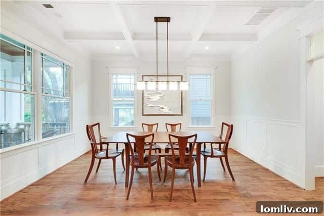 5424 Vickery Blvd - Inviting living area with natural light