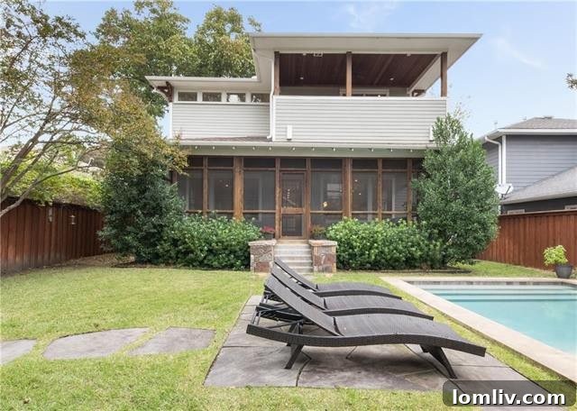 5424 Vickery Blvd - Inviting front entrance