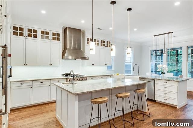 5424 Vickery Blvd - Gourmet kitchen with professional range