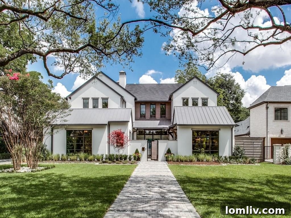 Historic home with welcoming porch in Preston Hollow, symbolizing friendly neighbors in North Dallas.