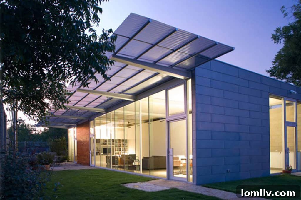 Architect Ron Womack's modern residences are a hallmark of Dallas's exclusive neighborhoods.