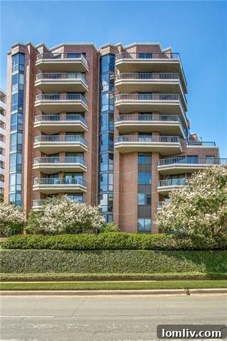 3621 Turtle Creek Blvd Apt 4L - Exterior view of The Beverly, an iconic building located at 3621 Turtle Creek Blvd.