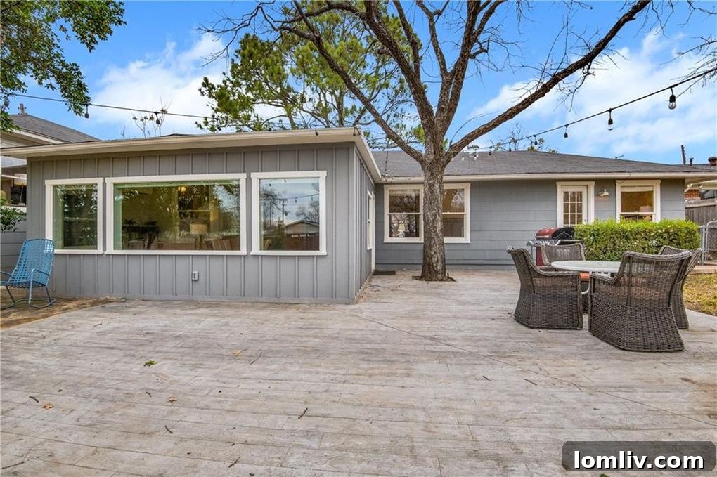 Spacious Backyard Grapevine Ranch