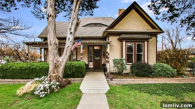 Historic Victorian Yates House Grapevine