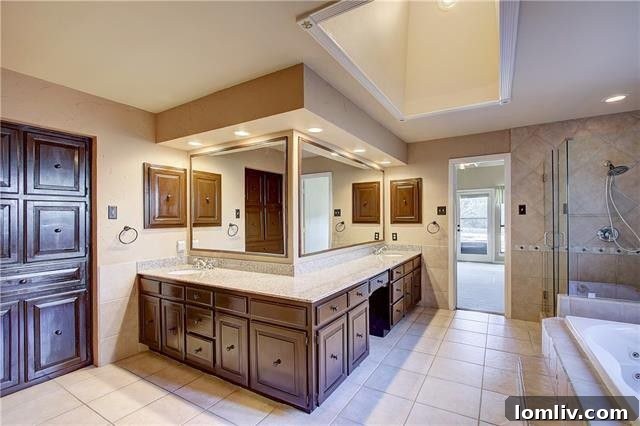 Stylish Bathroom Grapevine Property