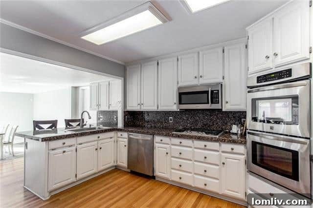 Curzon Avenue Cottage: Where Yesteryear Lives 6 Cozy Den or Second Living Area