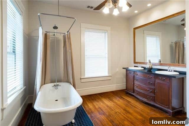 Vickery Place Craftsman Bathroom