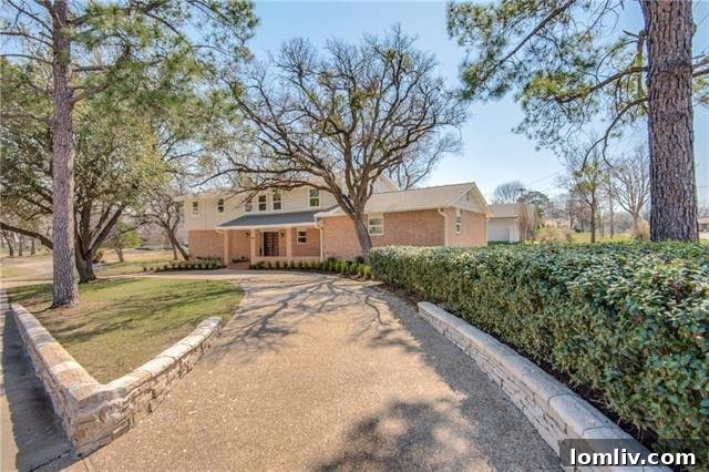 A Trio of Distinctive Las Colinas Casas 2 Stunning Las Colinas Skyline with Lush Greenery