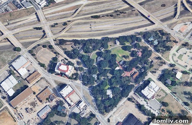 A right-of-way separates the Ambassador Hotel from Old City Park, a connection JLC aims to restore.