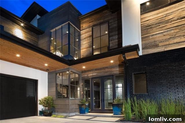 Rosewood Custom Builders luxury home at 6723 Sunnyland Lane, Dallas