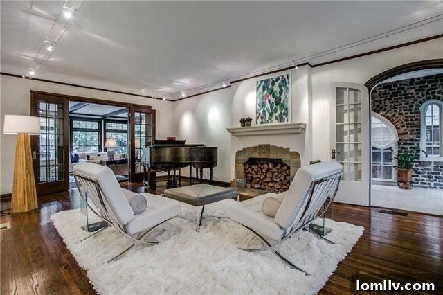 Elegant Formal Dining Beverly Drive