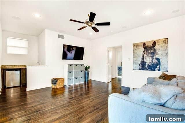 Upper Level Bonus Room