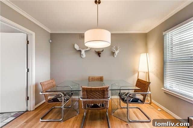 Interior view of 417 Easton Road