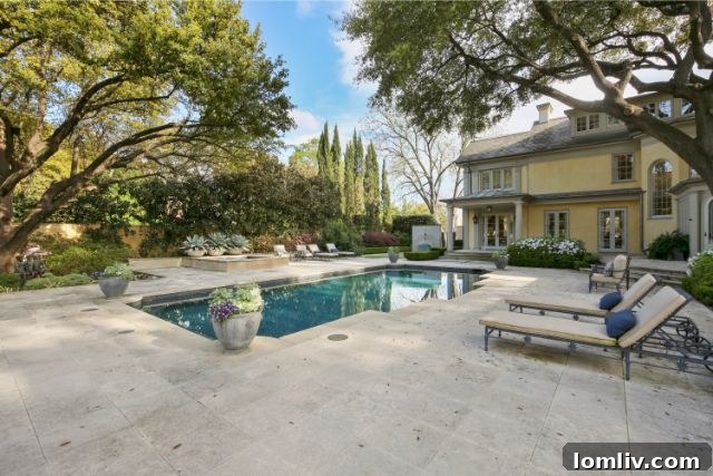 Highland Park Exterior Garden View