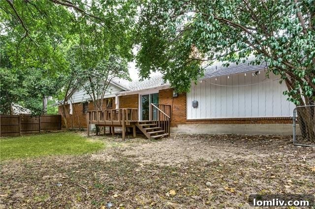 Inviting ranch-style home exterior in Lakewood