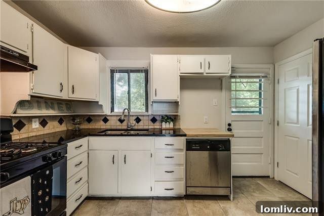 Updated Kitchen Elmwood Cottage