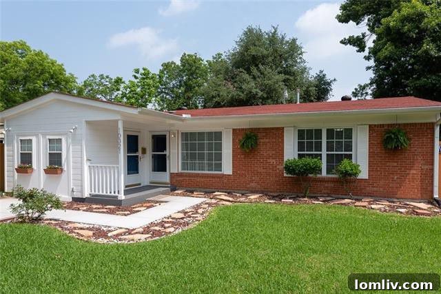 Casa View Haven: Explore the Unexpected 8 Traditional Brick Home Exterior with Landscaping
