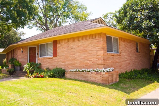 Star Power 815 Peavy 2 Charming Roman brick ranch home at 815 Peavy Road, Old Lake Highlands