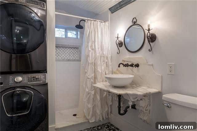 Vintage Style Bathroom McKinney Rental