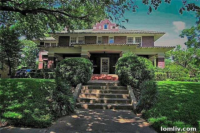 The historic Sandidge-Walker House in Fort Worth, Texas.