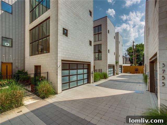 Exterior view of 3750 Colvin Court, a modern townhome by Russell Buchanan in Oak Lawn