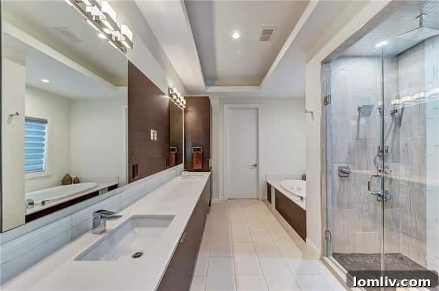 Luxury Master Bathroom - Soaker Tub and Dual Vanity