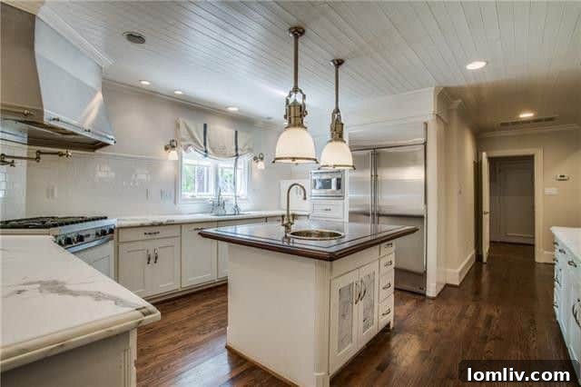 Vaulted Master Bedroom with Sitting Area and Outdoor Access, Caruth Boulevard