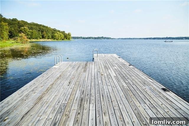 3773-County-Rd-drive-up-path