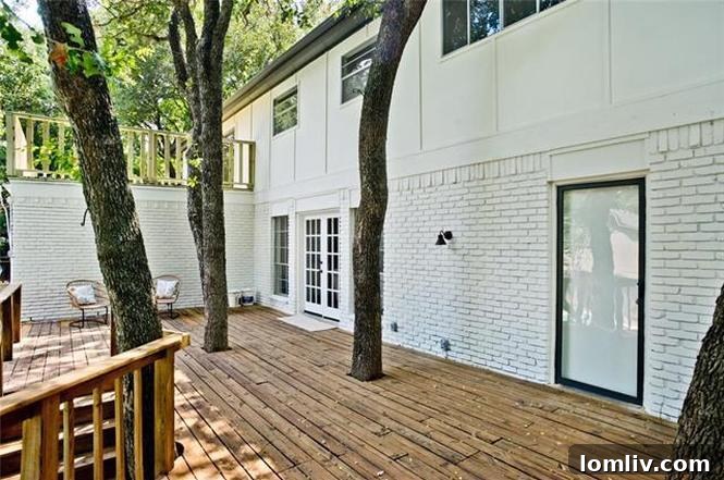 Arlington Split-Level: Your Treehouse Haven 6 Woodbridge2