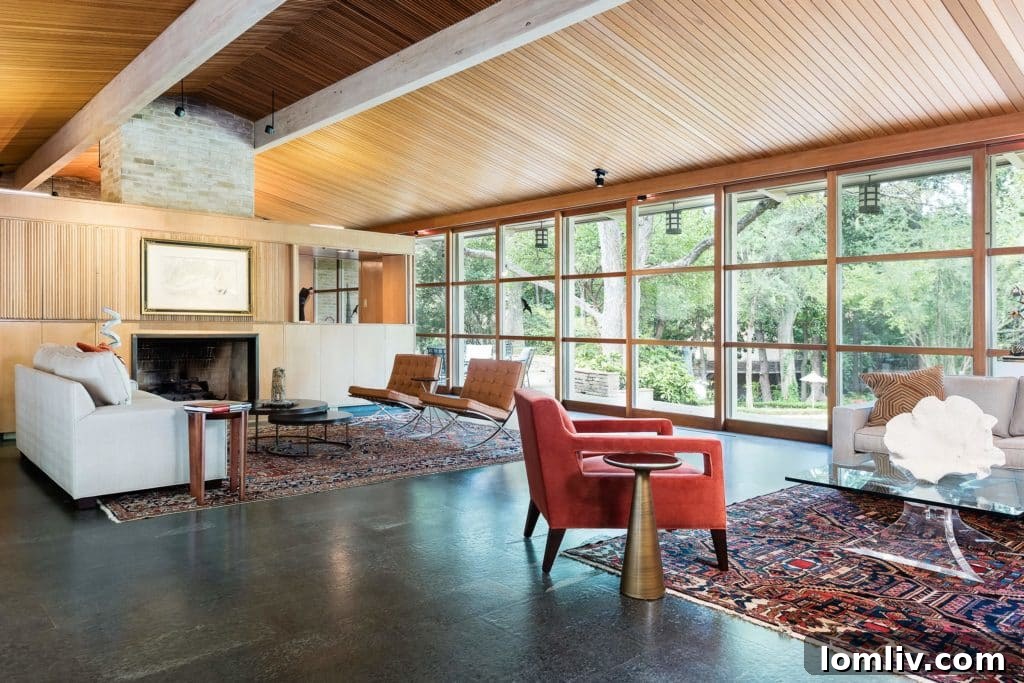 Vintage image of the O'Neil Ford designed Haggerty residence