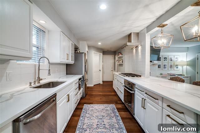 Modern Chef's Kitchen with Quartz Countertops