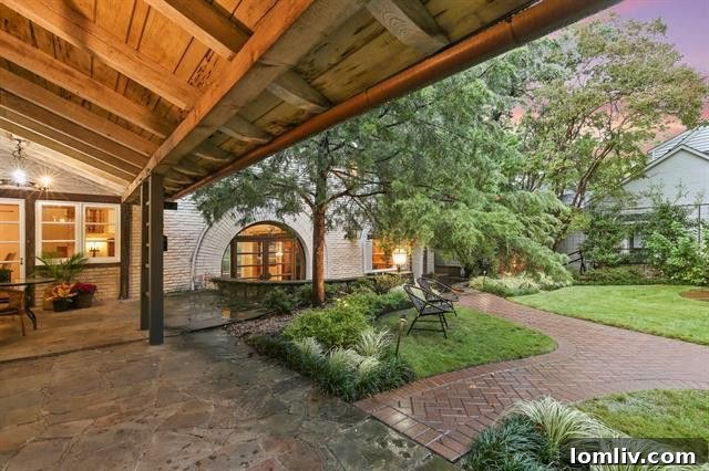Charming entryway of 1125 N Canterbury Court, Kessler Park