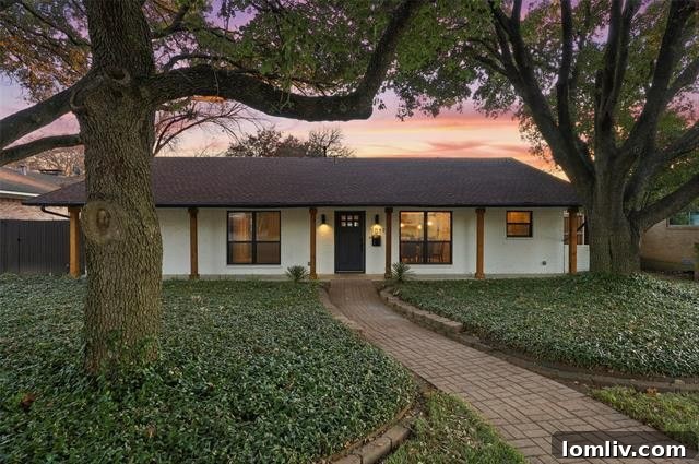 The Beauty Of Yorkspring Drive: A Prized Lochwood Address