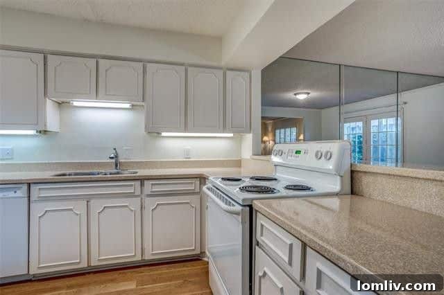 Archwood Lane Condo Bathroom
