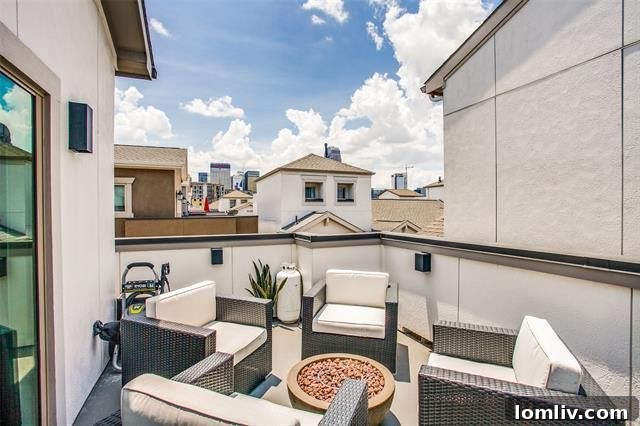 Fresh Finds in Old East Dallas: Open House Delights 12 Chic dining area adjacent to a modern kitchen in an Old East Dallas luxury home