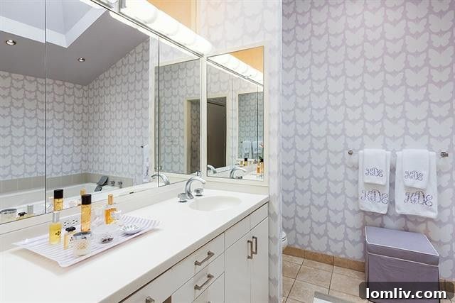 Innovative Master Bathroom Design with Open Wall