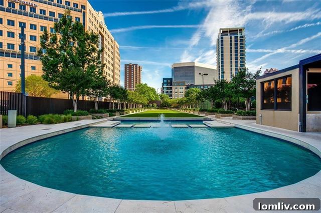 Tennis court amenity for residents at La Tour in Uptown Dallas