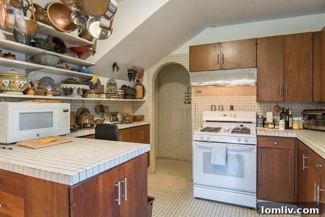 Kitchen Layout and Appliances