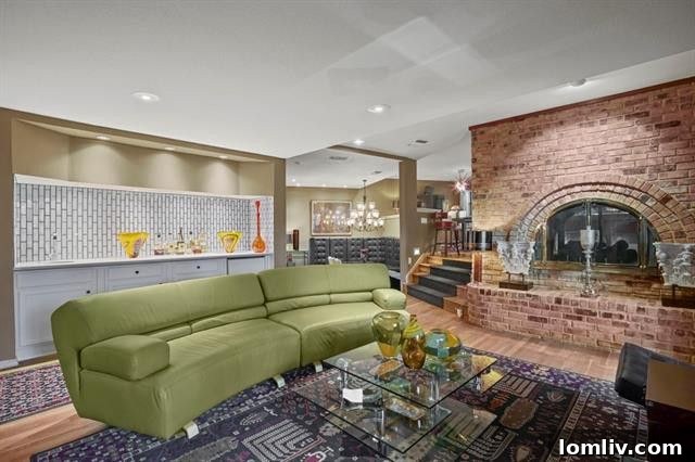 Discover All-Around Charm in 3 Suburban Gems 9 801-Portofino4