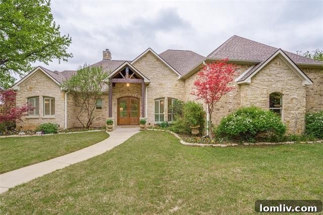 Charming Country-Chic Home in Dalworthington Gardens